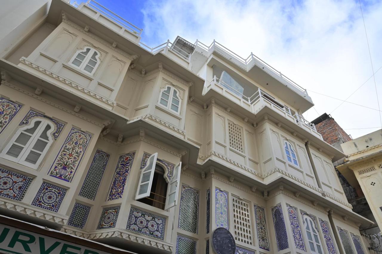 The Red Pier By Downtown Udaipur Hotel Exterior foto