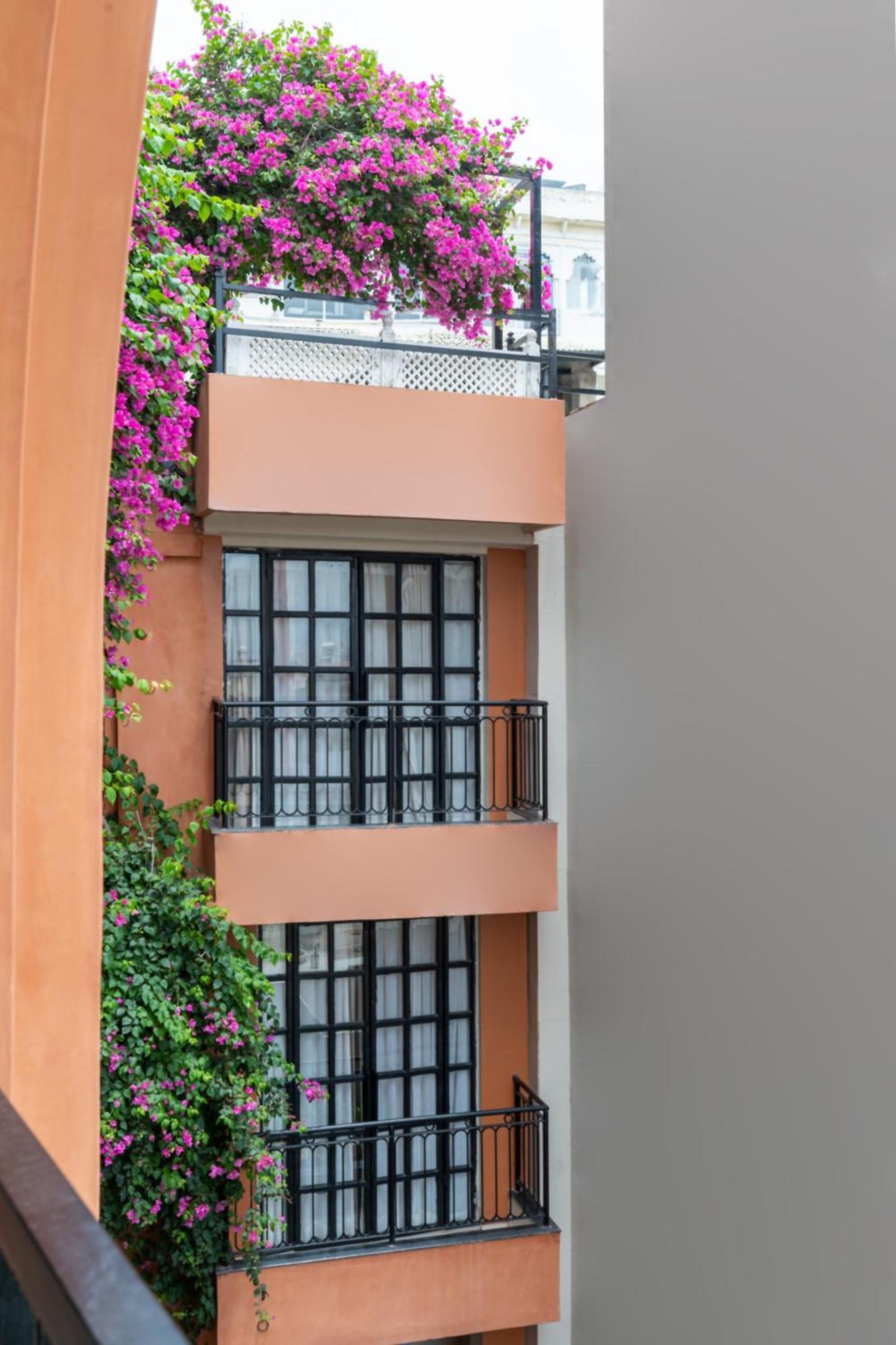 The Red Pier By Downtown Udaipur Hotel Exterior foto